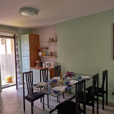 Maggiore Gardens Апартаменты Интра