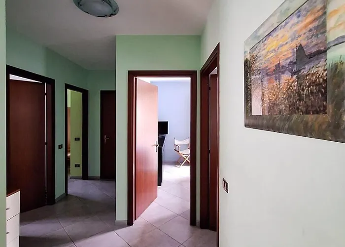 Апартаменты Maggiore Gardens Интра