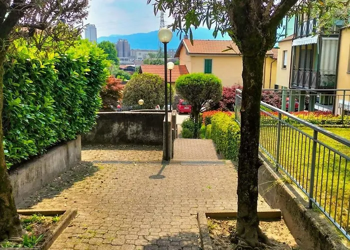 Maggiore Gardens Апартаменты Интра